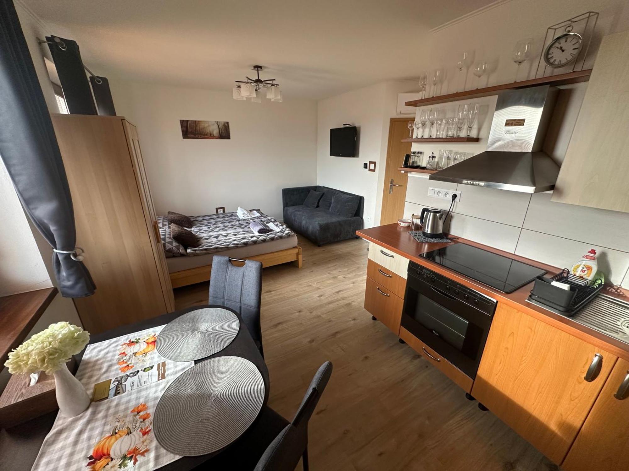 Apartman Losonci Nesvady- Pre 2 Osoby Studio 외부 사진