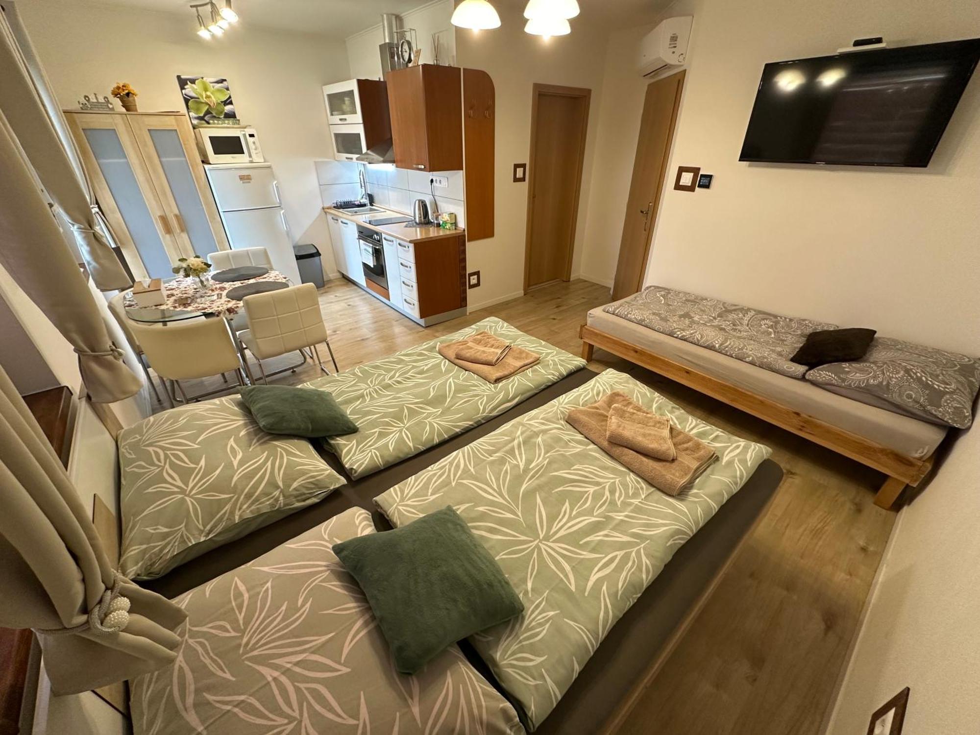 Apartman Losonci Nesvady- Pre 2 Osoby Studio 외부 사진