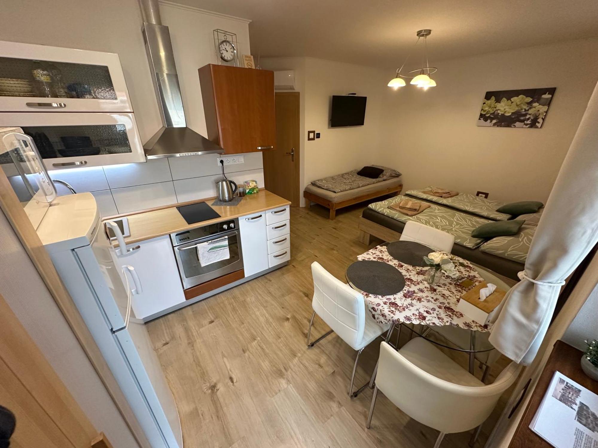 Apartman Losonci Nesvady- Pre 2 Osoby Studio 외부 사진